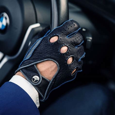 luxury men's driving gloves.